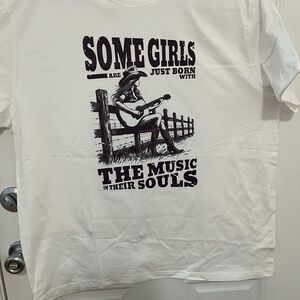 White Graphic Womens T-Shirt
PTP 26.5  L 28.5